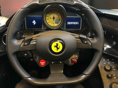 Ferrari Monza SP, Спидстер SP1 — рулевое колесо