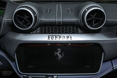 Ferrari Portofino I, Кабриолет — экран мультимедийной системы