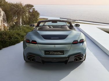 Ferrari Roma, Кабриолет Spider — вид сзади