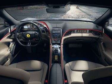 Ferrari Roma, Купе — передняя панель