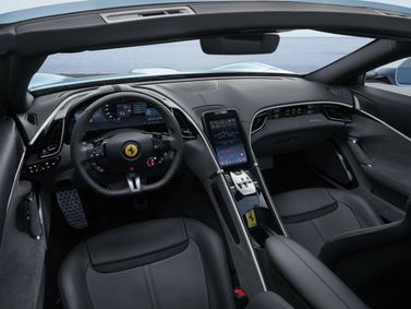 Ferrari Roma, Кабриолет Spider — место водителя