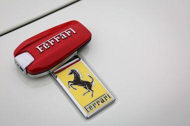 Ferrari Roma, Купе — эмблема и обозначение модели