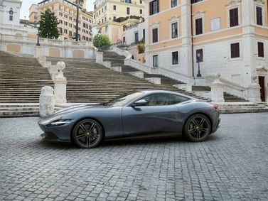 Ferrari Roma, Купе — вид слева