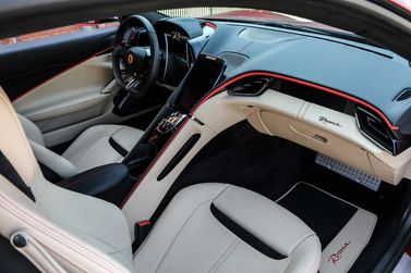 Ferrari Roma, Купе — передняя панель