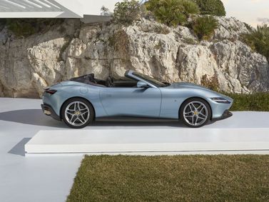 Ferrari Roma, Кабриолет Spider — вид слева