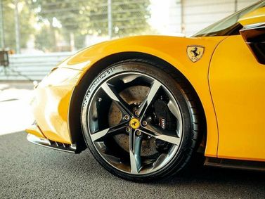 Ferrari SF90 Stradale I, Кабриолет — колёсный диск