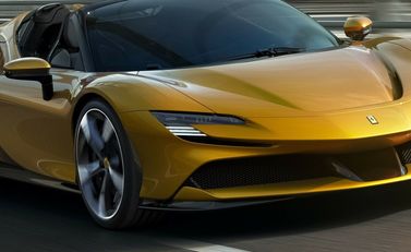 Ferrari SF90 Stradale I, Кабриолет — вид спереди справа