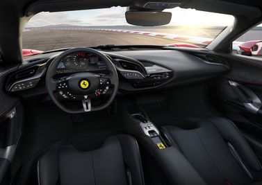 Ferrari SF90 Stradale I, Купе — передняя панель