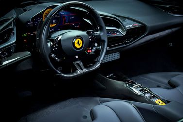 Ferrari SF90 Stradale I, Кабриолет — место водителя