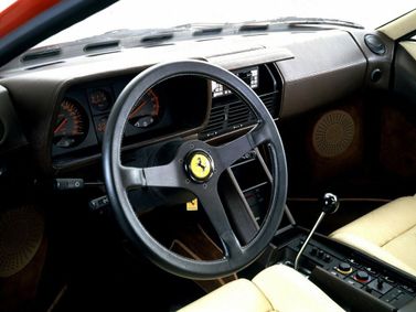 Ferrari Testarossa, Купе — место водителя