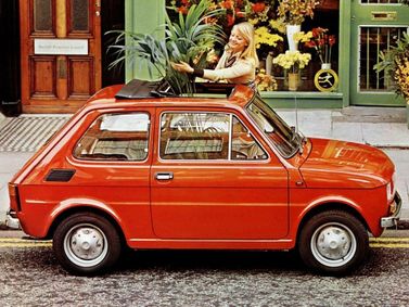 Fiat 126 I، هاتشباك 5 أبواب — منظر من الجانب الأيسر