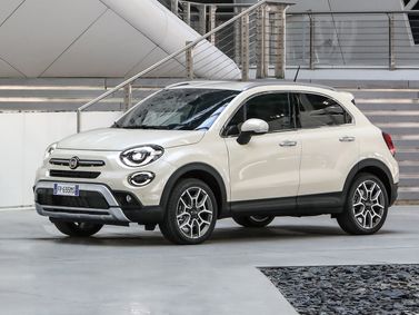 Fiat 500X أنا فيس ليفت، دفع رباعي 5 أبواب — منظر أمامي أيمن