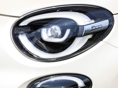 Fiat 500X أنا فيس ليفت، دفع رباعي 5 أبواب — المصباح الأمامي