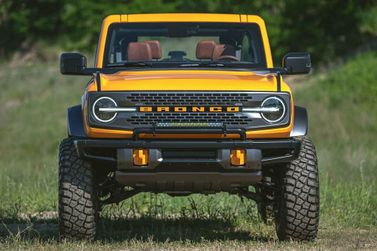 Ford Bronco VI, Внедорожник 3 дв. — вид спереди