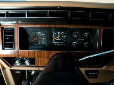 Ford Bronco ثالثاً، دفع رباعي 3 أبواب — لوحة العدادات