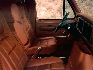 Ford Econoline III, Фургон — передние сиденья