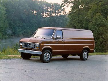 Ford Econoline III, Фургон — вид спереди слева