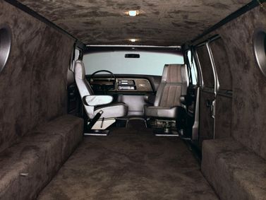 Ford Econoline III, Фургон — общий вид салона