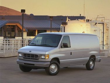 Ford Econoline IV, Фургон — вид спереди в три четверти