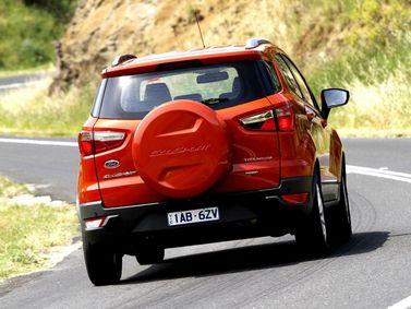 Ford EcoSport ثانياً، دفع رباعي 5 أبواب — منظر خلفي أيمن