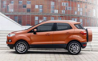 Ford EcoSport ثانياً، دفع رباعي 5 أبواب — منظر من الجانب الأيمن