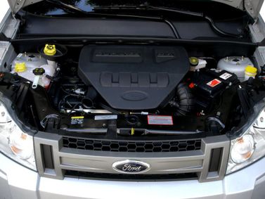 Ford EcoSport أنا فيس ليفت، دفع رباعي 5 أبواب — حجرة المحرك