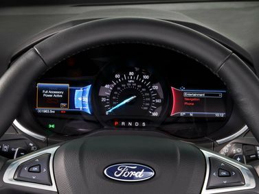 Ford Edge ثانياً، دفع رباعي 5 أبواب — لوحة العدادات