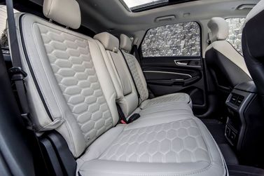 Ford Edge فيس ليفت الثاني، دفع رباعي 5 أبواب — المقاعد الخلفية