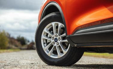 Ford Escape رابعاً، دفع رباعي 5 أبواب — جنط العجلة