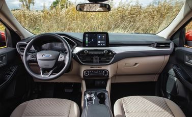 Ford Escape رابعاً، دفع رباعي 5 أبواب — لوحة القيادة