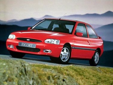 Ford Escort عملية فيس ليفت V 2، هاتشباك 3 أبواب — منظر أمامي أيمن