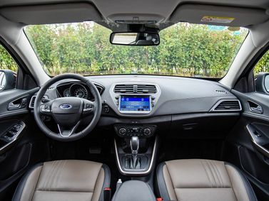 Ford Escort عملية فيس ليفت السادس 1، سيدان — منطقة السائق