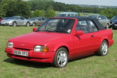 Ford Escort رابعاً، قابلة للتحويل — منظر أمامي أيسر