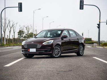 Ford Escort عملية فيس ليفت السادس 1، سيدان — منظر أمامي