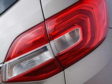 Ford Everest II Рестайлинг, Внедорожник 5 дв. — задний фонарь