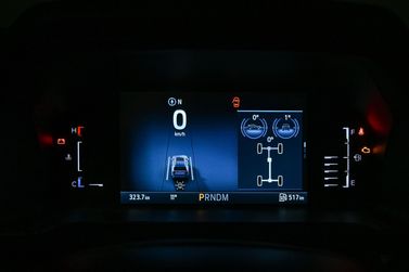 Ford Everest ثالثاً، دفع رباعي 5 أبواب — لوحة العدادات