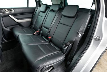 Ford Everest II Рестайлинг, Внедорожник 5 дв. — задние сиденья