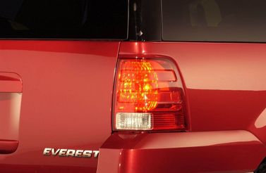 Ford Expedition ثانياً، دفع رباعي 5 أبواب — المصباح الخلفي