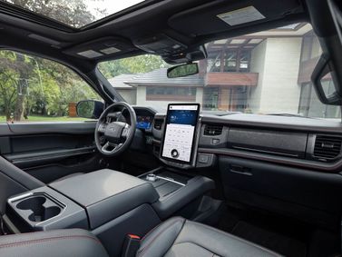 Ford Expedition IV Рестайлинг, Внедорожник 5 дв. — место водителя
