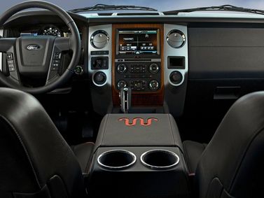 Ford Expedition ثالثاً فيس ليفت، دفع رباعي 5 أبواب — لوحة القيادة