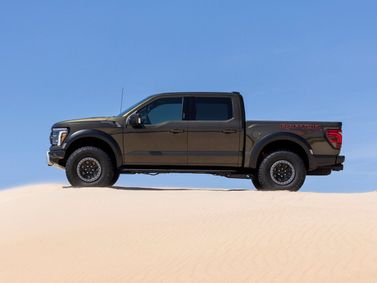 Ford F-150 عملية فيس ليفت XIV، بيك أب بكابينة مزدوجة Raptor SuperCrew — منظر من الجانب الأيمن