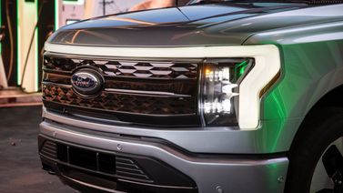 Ford F-150 XIV, Пикап двойная кабина Lightning — вид спереди