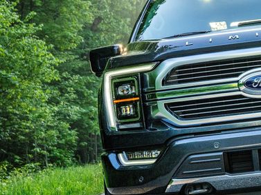 Ford F-150 XIV, Пикап двойная кабина SuperCrew — передняя фара