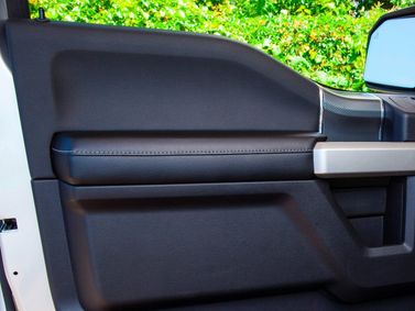 Ford F-150 الثالث عشر، بيك أب بكابينة ونصف SuperCab — تفصيل داخلي