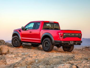 Ford F-150 تجميل الوجه الثالث عشر، بيك أب بكابينة ونصف Raptor SuperCab — منظر خلفي أيمن