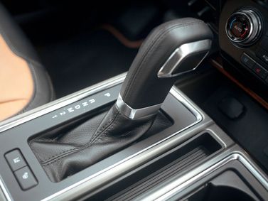 Ford F-150 الثالث عشر، بيك أب بكابينة مزدوجة SuperCrew — محدد ناقل الحركة