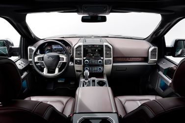 Ford F-150 الثالث عشر، بيك أب بكابينة مزدوجة SuperCrew — لوحة القيادة