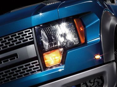 Ford F-150 الثاني عشر، بيك أب بكابينة مزدوجة Raptor CrewCab — المصباح الأمامي