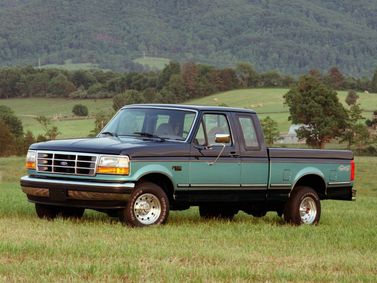Ford F-150 تاسعًا، بيك أب بكابينة ونصف — منظر أمامي أيسر