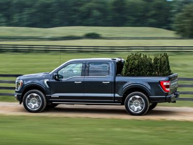 Ford F-150 XIV, Пикап двойная кабина SuperCrew — вид справа